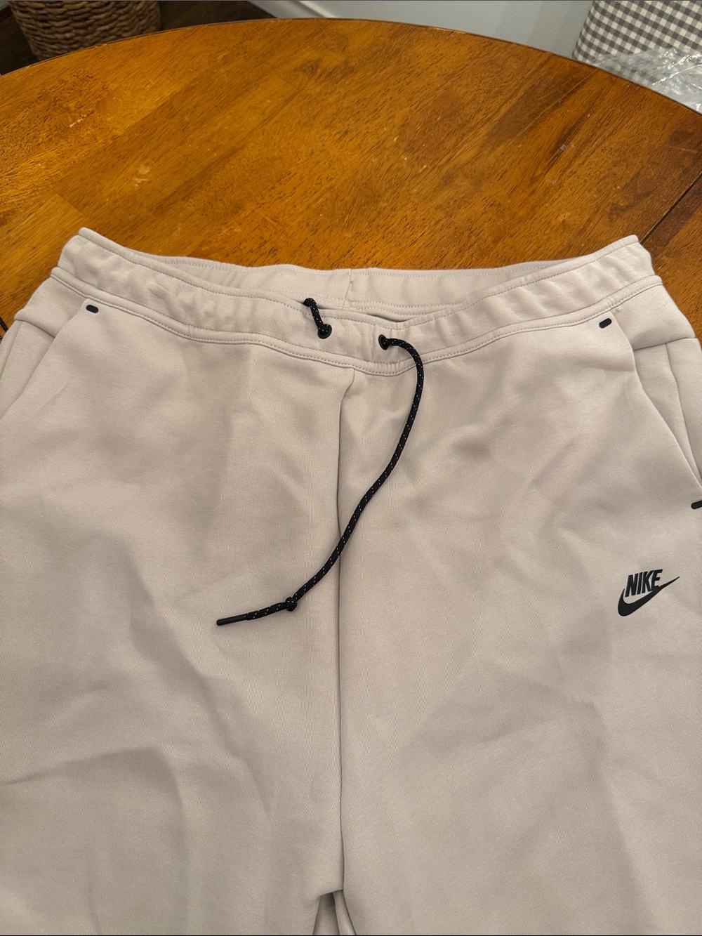 Nike Men’s Light Beige Fleece Joggers with Black Logo xl - Picture 4 of 16